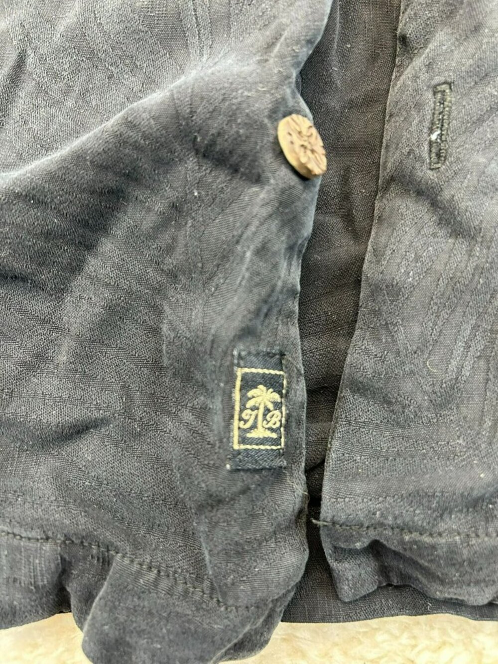 Tommy Bahama Mens Button-Down Shirt Black Large 100% Silk Dealers Choice Embroid - Picture 4 of 5